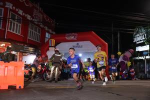 BIB: 352, 312
                            <button type="button" onclick="openModal(26257505)" class="btn btn-primary btn-sm float-right btn-popup" data-toggle="modal" data-target=".modal-high-quality">
                        <i class="fas fa-shopping-cart"></i> Add to Cart
                    </button>
                                            <button type="button" onclick="isThisMe(26257505, true)" class="btn btn-success btn-sm float-right btn-popup btn-isme hidden" data-toggle="tooltip" data-placement="bottom" title="นี่คือรูปของคุณใช่ไหม คลิกที่นี่เพื่อเอาเข้าอัลบั้ม">
                        <i class="fas fa-plus"></i> Add to album
                    </button>
                    <button type="button" onclick="isThisMe(26257505, false)" class="btn btn-warning btn-sm float-right btn-popup btn-isnotme hidden">
                        <i class="fas fa-ban"></i> Remove from album
                    </button>